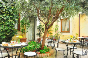 Отель Relais Le Clarisse  Рим